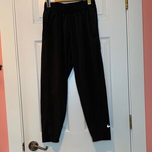 Nike Women’s Black Joggers Stretchy Dri-Fit size medium Black tapered leg